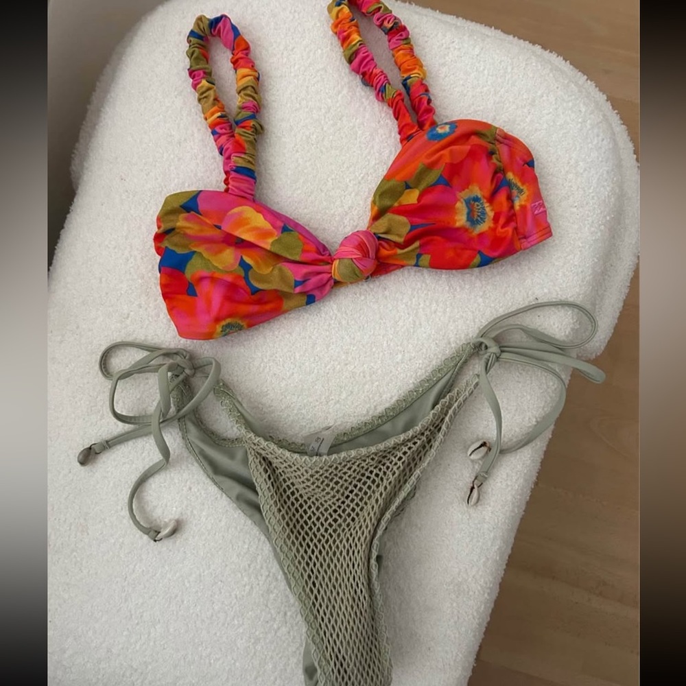 Colorful Bikini Set Collection - Picture 3 of 9